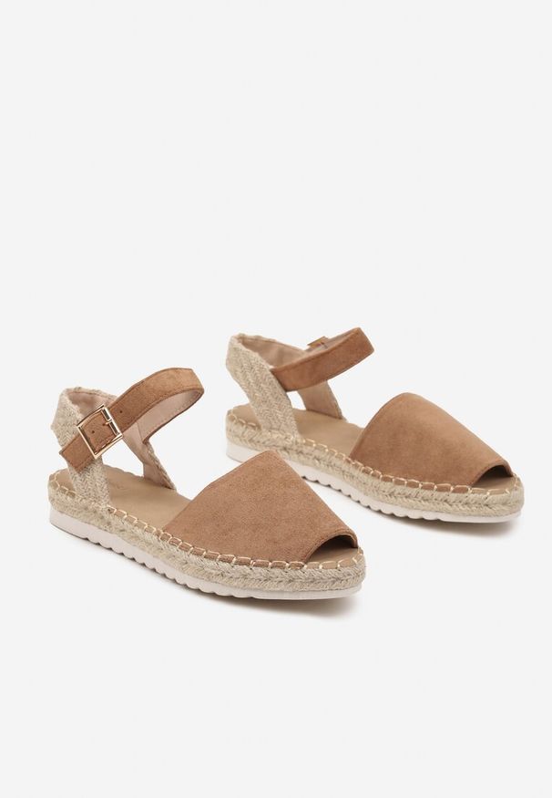 Born2be - Brązowe Sandały w Stylu Espadryli z Plecionym Paskiem Ofrossa. Okazja: na co dzień. Nosek buta: otwarty. Zapięcie: pasek. Kolor: brązowy. Obcas: na obcasie. Styl: boho, elegancki, casual. Wysokość obcasa: niski