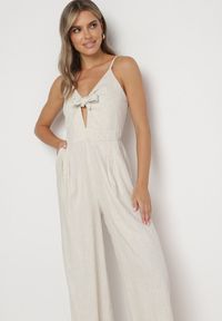 Born2be - Beżowy Kombinezon Bawełniany na Regulowanych Ramiączkach Ozdobiony Wiązaniem Tylida. Okazja: na co dzień. Kolor: beżowy. Materiał: bawełna. Długość rękawa: na ramiączkach. Wzór: aplikacja. Styl: casual, elegancki #6