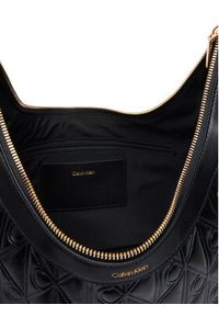 Calvin Klein Torebka Emblem Aop Debossed Medium Shbag LV04F3875G Czarny. Kolor: czarny. Materiał: skórzane #4