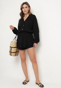 Born2be - Czarny Bawełniany Kombinezon z Elastyczną Gumką w Talii i Spódnico-Spodenkami Gleasea. Okazja: na co dzień. Kolor: czarny. Materiał: bawełna. Styl: elegancki, casual #5