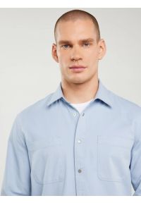 Big-Star - Koszula męska typu worker niebieska Gowis 401. Okazja: na imprezę, do pracy. Typ kołnierza: kołnierzyk klasyczny. Kolor: niebieski. Materiał: bawełna, jeans, tkanina. Wzór: ze splotem. Styl: klasyczny, elegancki #5