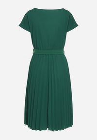 Born2be - Zielona Koktajlowa Sukienka z Krótkim Rękawem i Gumką w Talii z Materiałowym Paskiem Javia. Kolor: zielony. Materiał: materiał. Długość rękawa: krótki rękaw. Styl: wizytowy #5