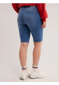 Big-Star - Szorty damskie jeansowe niebieskie Shira 281. Kolor: niebieski. Materiał: jeans. Styl: klasyczny, elegancki
