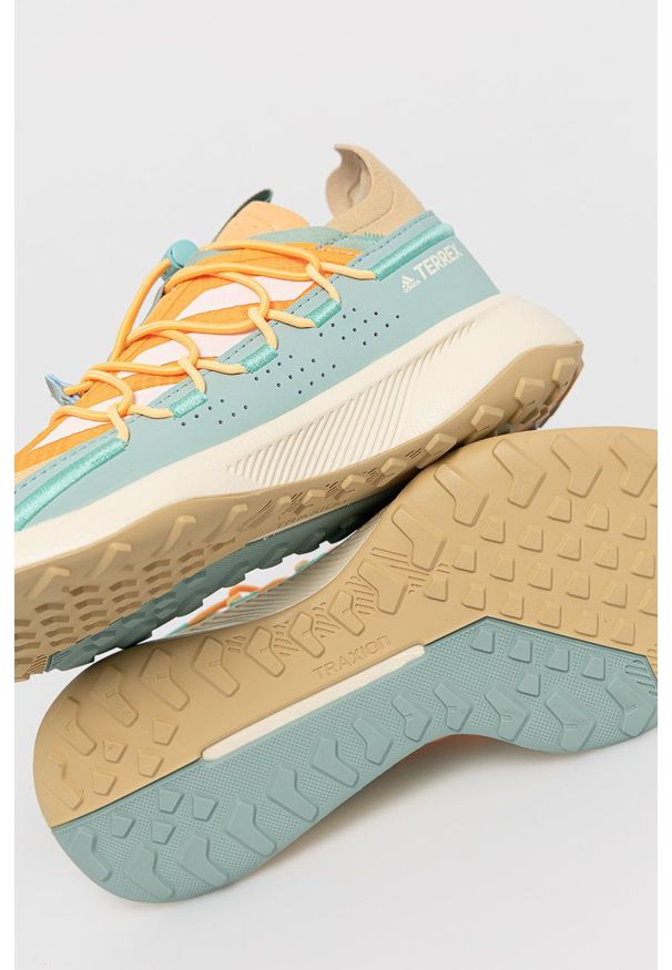adidas Performance - Buty TERREX VOYAGER 21. Nosek buta: okrągły. Zapięcie: sznurówki. Kolor: pomarańczowy