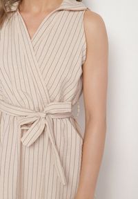 Born2be - Beżowa Sukienka o Koszulowym Kroju Bez Rękawów z Wiązanym Paskiem Liriora. Okazja: na co dzień. Typ kołnierza: dekolt w kształcie V. Kolor: beżowy. Długość rękawa: bez rękawów. Typ sukienki: koszulowe. Styl: casual, klasyczny #6