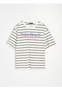 Sinsay - Bawełniana koszulka w paski z napisem Palm Beach California - wielobarwny. Materiał: bawełna. Wzór: paski, napisy #1