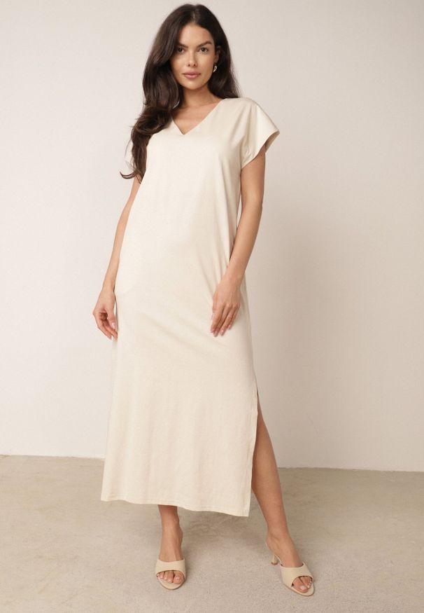 Born2be - Beżowa Bawełniana Sukienka Pudełkowa o Fasonie Oversize z Kieszeniami Thaelusa. Okazja: na co dzień. Kolor: beżowy. Materiał: bawełna. Typ sukienki: oversize. Styl: casual