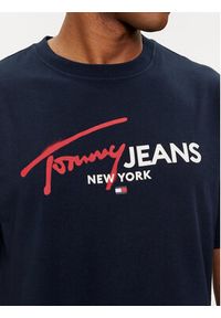 Tommy Jeans T-Shirt Spray Pop Color DM0DM18572 Granatowy Regular Fit. Kolor: niebieski. Materiał: bawełna