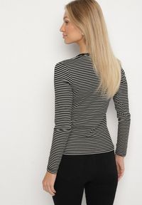 Born2be - Czarna Bluzka Typu Longsleeve w Paski Ozdobiona Cyrkoniami Ralinella. Okazja: na co dzień. Kolor: czarny. Materiał: jeans. Długość rękawa: długi rękaw. Wzór: paski, aplikacja. Styl: elegancki, casual, klasyczny #3