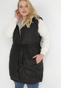 Born2be - Czarna Kamizelka Pikowana z Paskiem Dagalee. Okazja: na co dzień. Kolekcja: plus size. Kolor: czarny. Materiał: jeans, materiał. Długość: długie. Wzór: jednolity. Styl: casual #8