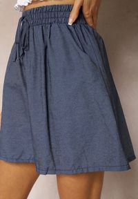 Renee - Granatowe Szorty z Bawełny o Luźnym Kroju Wykończone Gumką w Pasie Winnea. Kolor: niebieski. Materiał: bawełna. Sezon: lato #5