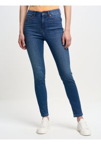 Big-Star - Spodnie jeans damskie z wysokim stanem Clara 357. Stan: podwyższony. Kolor: niebieski. Długość: długie. Sezon: zima, jesień, wiosna. Styl: klasyczny