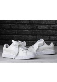 Buty dziecięce do chodzenia Puma BASKET HEART SPARKLE PS. Kolor: biały. Sport: turystyka piesza