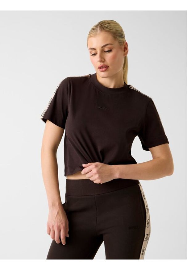 Guess T-Shirt 144851 Brązowy Classic Fit. Kolor: brązowy