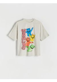 Reserved - T-shirt Gang Beast - jasnoszary. Kolor: szary. Materiał: dzianina, bawełna