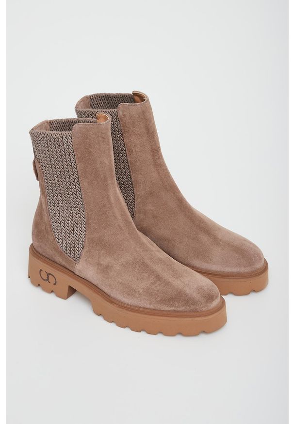 Botki damskie zamszowe CESARE CASADEI. Materiał: zamsz