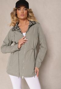 Renee - Ciemnozielona Kurtka w Stylu Parki ze Ściągaczem w Talii Arivienne. Okazja: na co dzień, do pracy, na spotkanie biznesowe. Kolor: zielony. Materiał: jeans. Styl: biznesowy, klasyczny, casual, elegancki #3