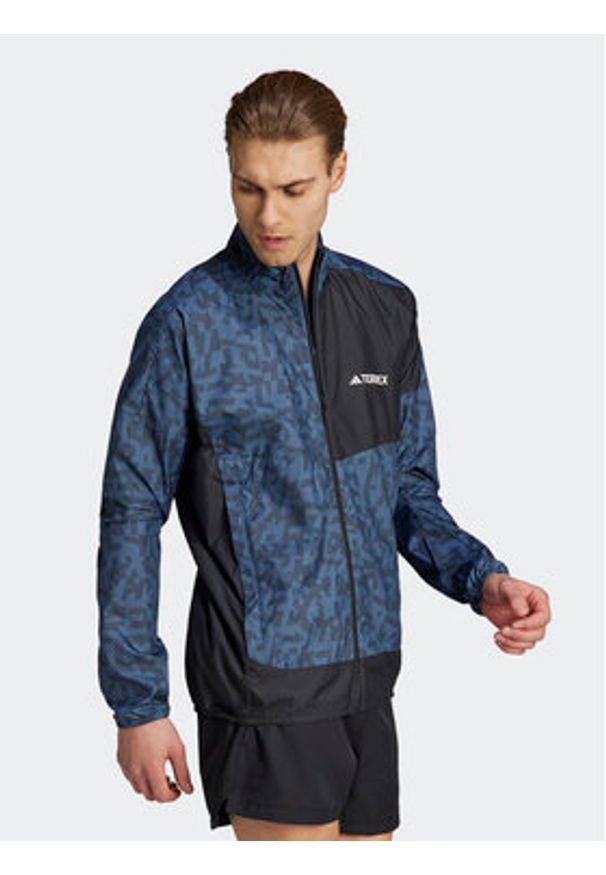 Adidas - adidas Wiatrówka Terrex Trail Running Windbreaker HZ5330 Niebieski Regular Fit. Kolor: niebieski. Materiał: syntetyk. Sport: bieganie