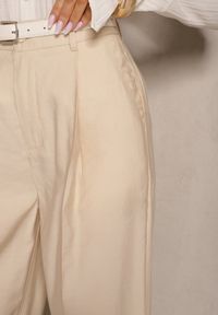 Renee - Jasnobeżowe Garniturowe Spodnie High Waist o Szerokim Kroju Efrase. Okazja: na co dzień. Stan: podwyższony. Kolor: beżowy. Styl: casual