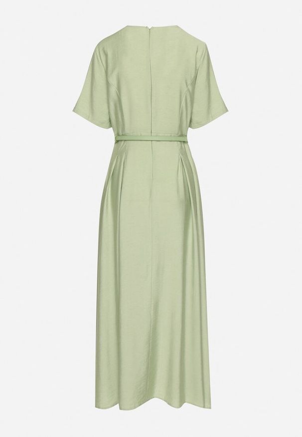 Born2be - Zielona Wiskozowa Sukienka z Lnem o Rozkloszowanym Kroju z Paskiem z Klamerką Linalin. Okazja: na co dzień. Typ kołnierza: dekolt w serek. Kolor: zielony. Materiał: wiskoza, len. Długość rękawa: krótki rękaw. Styl: elegancki, casual, klasyczny