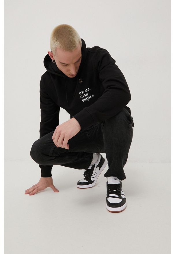 Vans bluza bawełniana męska kolor czarny z kapturem z nadrukiem. Typ kołnierza: kaptur. Kolor: czarny. Materiał: bawełna. Wzór: nadruk