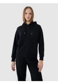 4f - 4F Bluza dresowa rozpinana z kapturem damska - czarna S. Okazja: na co dzień. Typ kołnierza: kaptur. Kolor: czarny. Materiał: dresówka. Długość rękawa: raglanowy rękaw. Wzór: gładki, ze splotem. Styl: sportowy, casual
