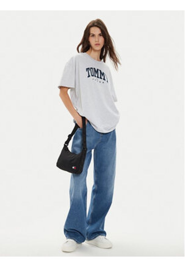 Tommy Jeans T-Shirt Varsity DW0DW18403 Szary Oversize. Kolor: szary. Materiał: bawełna