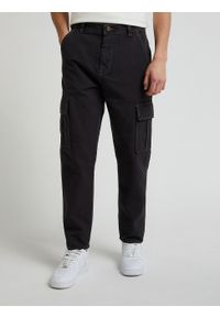 Lee - MĘSKIE SPODNIE MATERIAŁOWE LEE CARGO PANT WASHED BLACK 112333668. Materiał: materiał