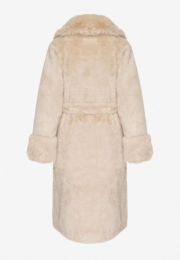 Born2be - Beżowy Futerkowy Płaszcz z Szerokim Kołnierzem i Mankietami z Wiązanym Paskiem Viaruna. Okazja: na imprezę, na co dzień. Kolor: beżowy. Materiał: dzianina. Długość rękawa: długi rękaw. Długość: długie. Styl: casual, elegancki