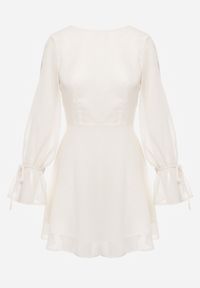 Born2be - Beżowa Rozkloszowana Sukienka Vices z Bufiastymi Rękawami Eriane. Okazja: na co dzień. Kolor: beżowy. Wzór: kropki. Typ sukienki: proste. Styl: casual, elegancki, klasyczny #8