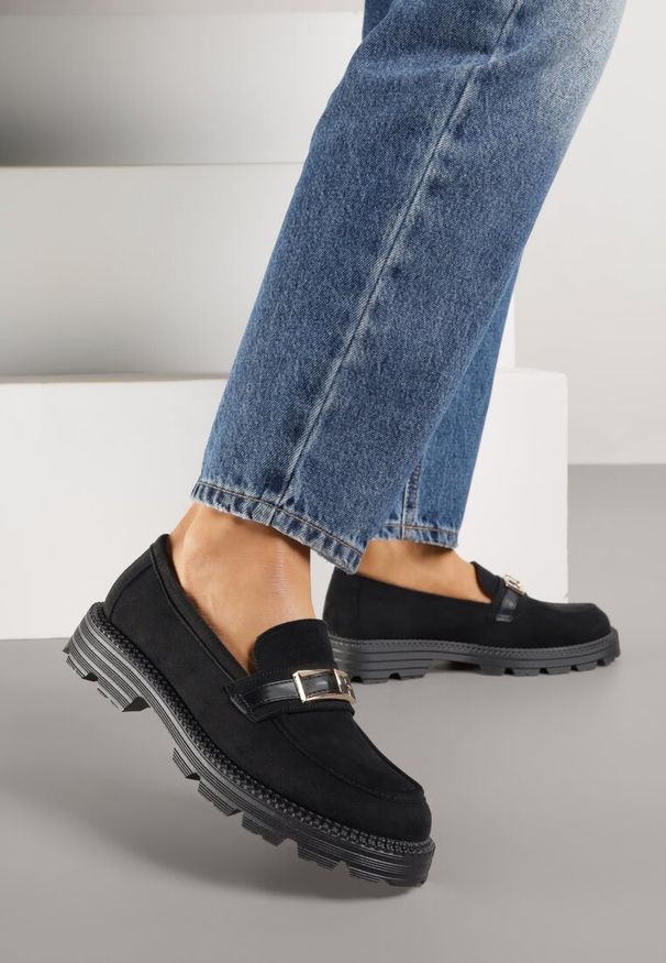 Born2be - Czarne Mokasyny Ozdobione Klamrą Wildbluff. Okazja: do pracy, na spotkanie biznesowe. Zapięcie: klamry. Kolor: czarny. Materiał: jeans. Wzór: aplikacja. Styl: biznesowy