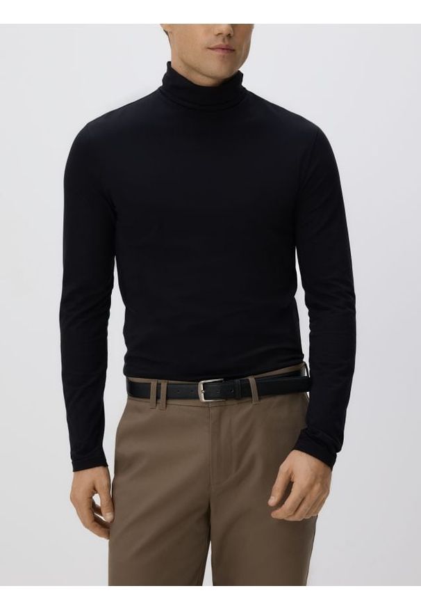 Reserved - Bawełniany longsleeve z golfem - czarny. Typ kołnierza: golf. Kolor: czarny. Materiał: bawełna. Długość rękawa: długi rękaw