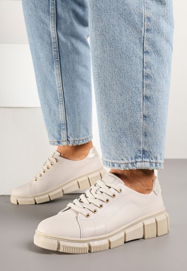 Born2be - Beżowe Skórzane Sneakersy na Grubej Tłoczonej Podeszwie Nurisena. Okazja: na co dzień. Zapięcie: sznurówki. Kolor: beżowy. Materiał: skóra. Szerokość cholewki: normalna