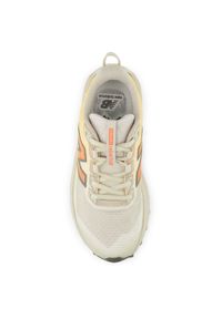 Buty damskie New Balance FuelCell Rebel Trail WRBT6G2 – beżowe. Kolor: beżowy. Materiał: syntetyk, materiał, guma. Szerokość cholewki: normalna. Sport: bieganie, fitness #2