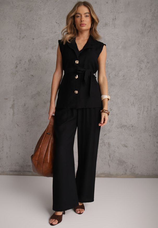 Renee - Czarny Letni Komplet Kamizelka z Paskiem i Ozdobnymi Guzikami i Szerokie Spodnie Sharieth. Kolor: czarny