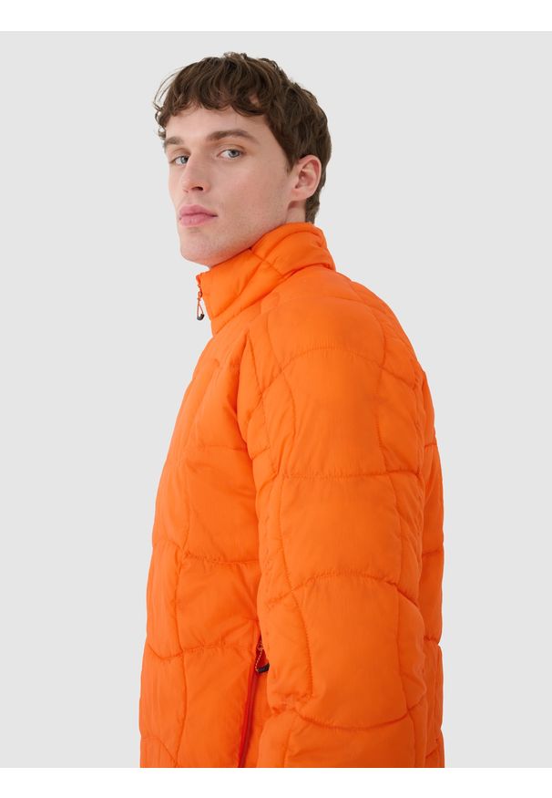 4f - 4F Kurtka puchowa trekkingowa z wypełnieniem Primaloft Silver męska - pomarańczowa M. Typ kołnierza: kołnierzyk stójkowy. Kolor: pomarańczowy. Materiał: puch. Technologia: Primaloft. Sezon: wiosna, lato. Sport: wspinaczka, turystyka piesza