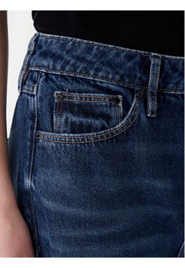 Guess Jeansy W6RA82 D3Y0L Niebieski Wide Fit. Kolor: niebieski