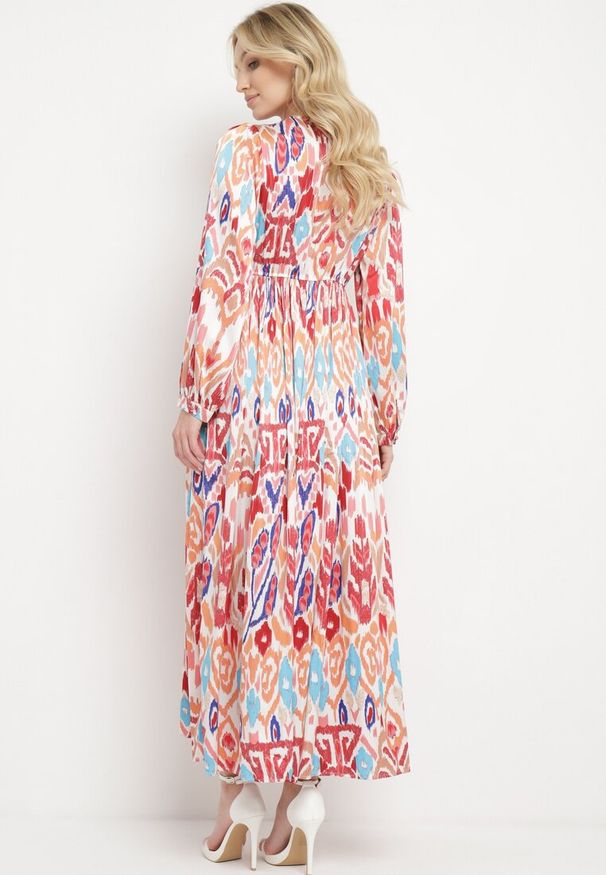 Born2be - Bordowo-Beżowa Sukienka Maxi z Wzorem Etno i Gumką w Talii Junimiza. Kolor: czerwony. Materiał: materiał. Długość rękawa: długi rękaw. Styl: etno. Długość: maxi