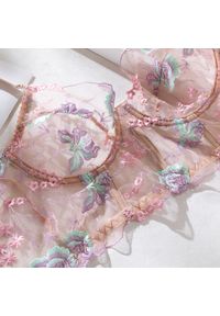 Intica - haftowany komplet bielizny z delikatnymi wykończeniami na specjalne okazje Soyoko. Kolor: różowy. Materiał: materiał. Wzór: haft #5