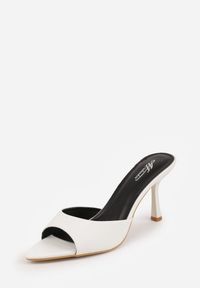 Renee - Białe Klapki na Szpilce ze Szpiczastym Odkrytym Noskiem Sewnila. Nosek buta: szpiczasty. Kolor: biały. Materiał: jeans, koronka. Obcas: na szpilce. Styl: elegancki, wizytowy #3