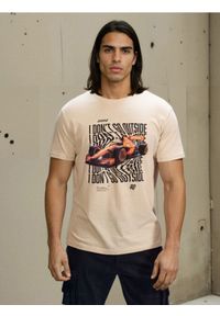 Sinsay - Bawełniana koszulka z nadrukiem - kremowy. Kolor: kremowy. Materiał: bawełna. Wzór: nadruk