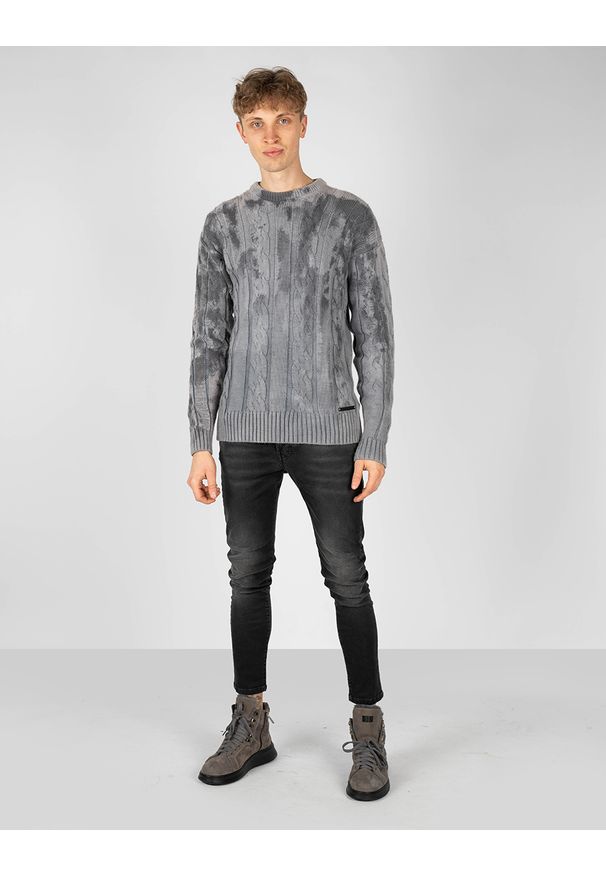 Takeshy Kurosawa Sweter. Okazja: na co dzień. Materiał: dzianina. Wzór: aplikacja, ze splotem. Styl: casual