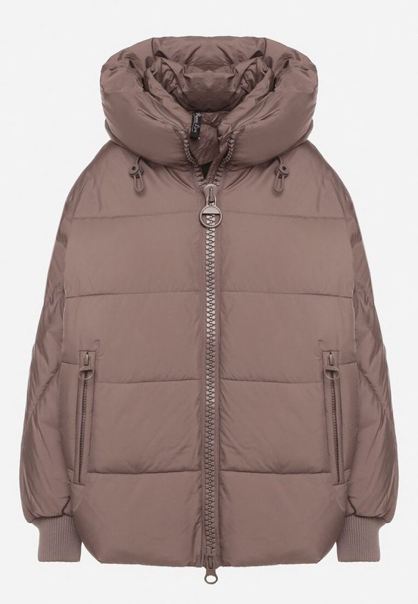 Born2be - Ciemnobeżowa Pikowana Kurtka o Kroju Oversize z Kapturem Mevisana. Okazja: na spacer. Typ kołnierza: kaptur. Kolor: beżowy. Materiał: dzianina, poliester, jeans. Sezon: zima, jesień