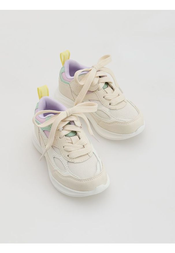Reserved - Lekkie sneakersy - wielobarwny. Materiał: materiał