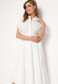 Born2be - Biała Haftowana Sukienka z Bawełny z Guzikami i Gumką w Talii Melliara. Okazja: na spacer, na imprezę. Typ kołnierza: dekolt w kształcie V. Kolor: biały. Materiał: bawełna. Długość rękawa: krótki rękaw. Wzór: haft. Sezon: lato. Styl: boho, klasyczny #4