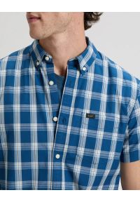 Lee - MESKA KOSZULA LEE BUTTON DOWN SS DEEP SEA PLAID 112376549. Typ kołnierza: button down #4