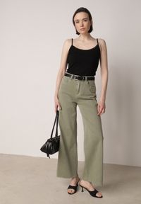 Born2be - Czarny Bawełniany Top Bieliźniany z Koronką na Regulowanych Ramiączkach Beralisa. Okazja: na co dzień. Kolor: czarny. Materiał: bawełna, koronka. Długość rękawa: na ramiączkach. Wzór: koronka. Sezon: zima, jesień. Styl: casual, klasyczny #5