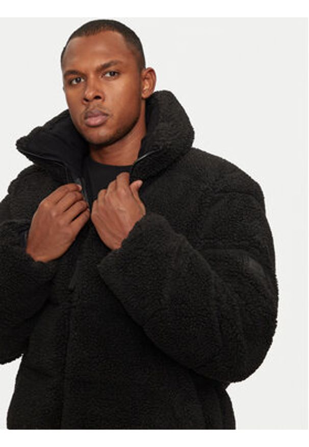 Rains Kurtka zimowa 19960 Czarny Regular Fit. Kolor: czarny. Materiał: syntetyk. Sezon: zima