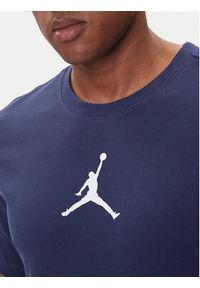 Nike T-Shirt CW5190 410 Granatowy Regular Fit. Kolor: niebieski. Materiał: bawełna #2