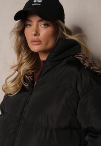 Renee - Czarna Casualowa Kurtka Dwustronna Typu Puffer ze Ściągaczami i Kapturem Erisalanne. Okazja: na co dzień. Kolor: czarny. Materiał: jeans. Styl: casual #5